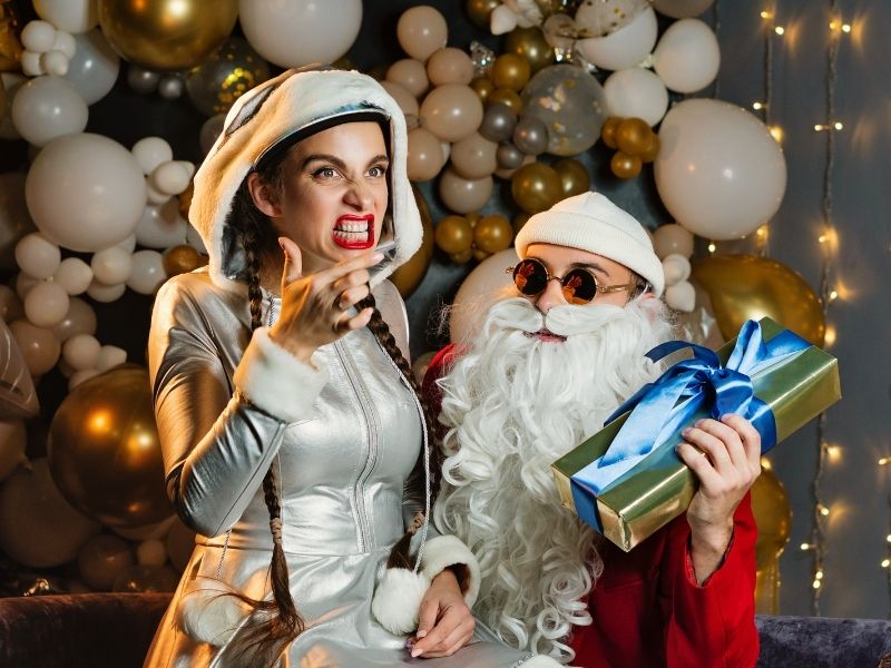 Wonderful Themes For Your Christmas Party - Dress up