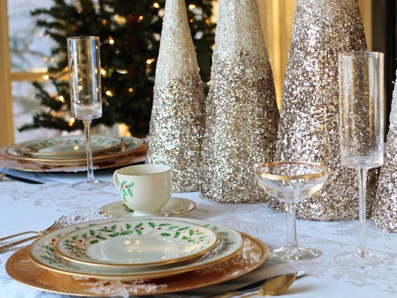 Wonderful Themes For Your Christmas Party - White Christmas